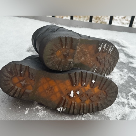 Dr. Martens Harris Black Leather Sneakers Size 10 - Picture 13 of 16